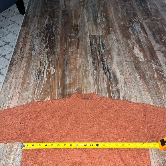 Woman’s Keneth Too Orange Cable Knit Sweater Size XL - Picture 2 of 8